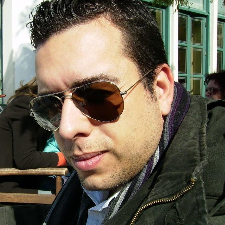 Νίκος